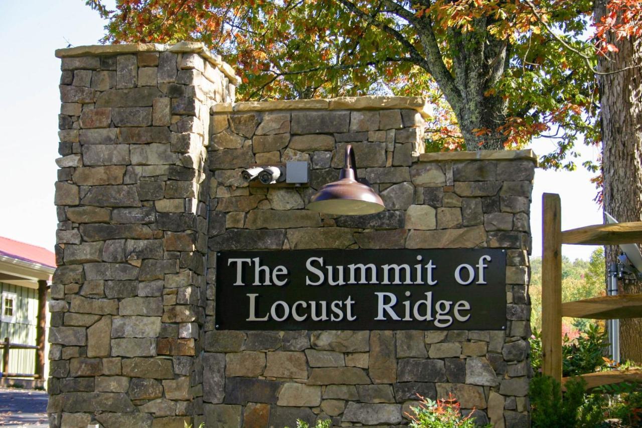 The Summit Of Locust Ridge - Luxe 3-Cabin Retreat Cabin Sevierville Exterior photo